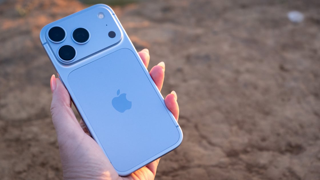 Some iPhone 18 <i>Pro</i> Users Hit With Face ID Reboot Glitch
