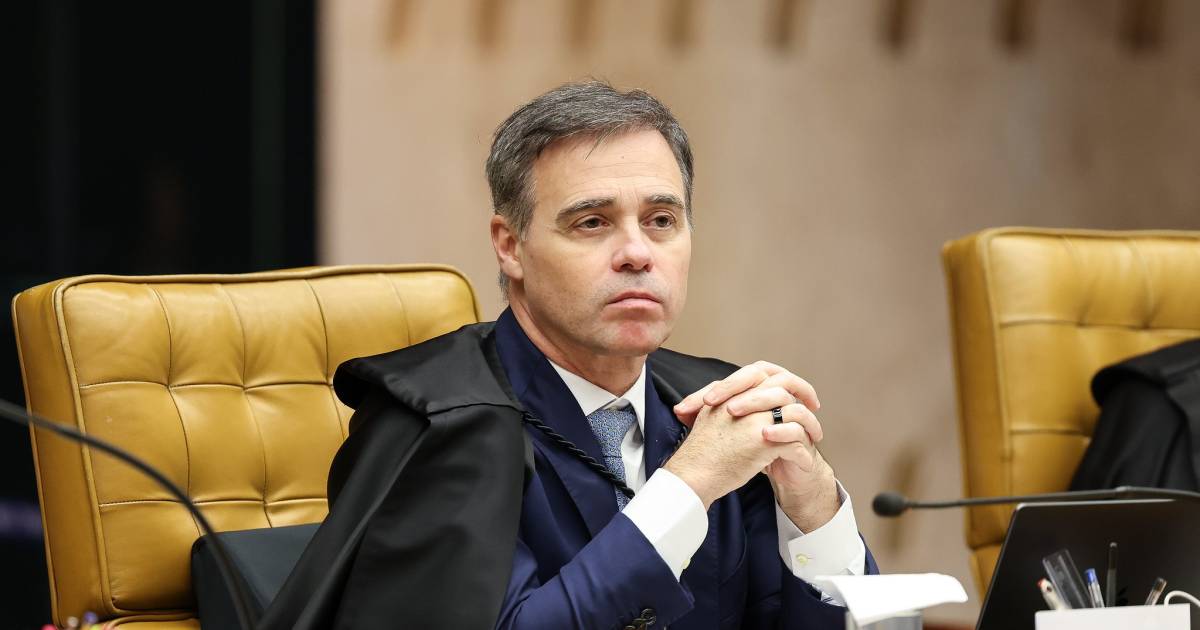 André <i>Mendonça</i> vota para absolver Eduardo Bolsonaro por acusação de difamação contra Tabata