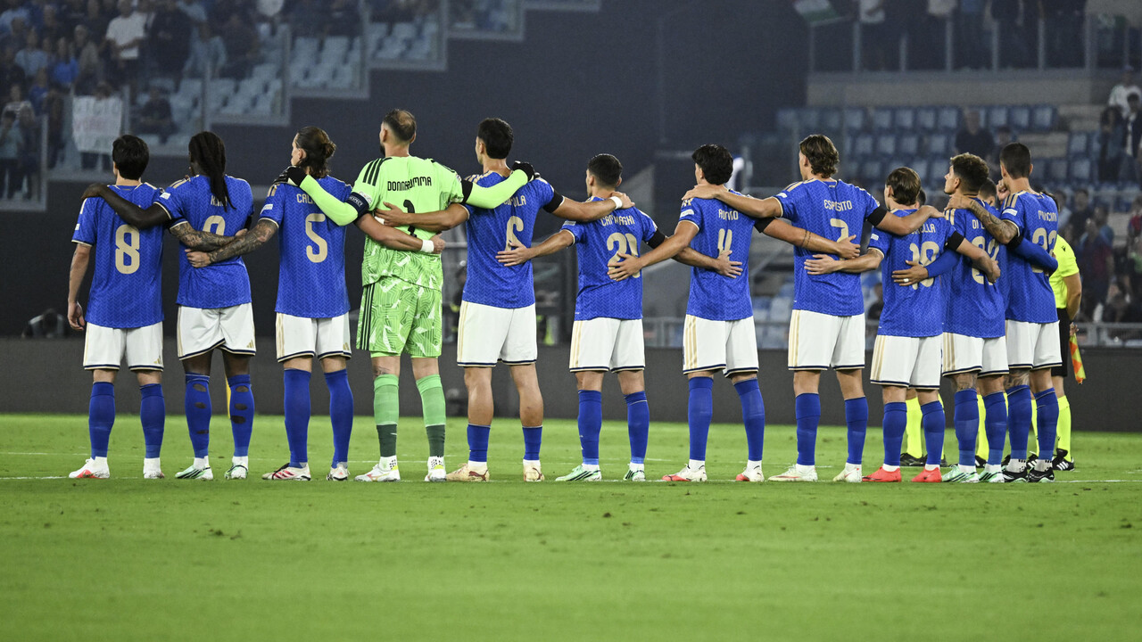 Calcio Italia crisi infinita, <i>Mancini</i> non basta e trema il palazzo - Calcio - Ansa.it