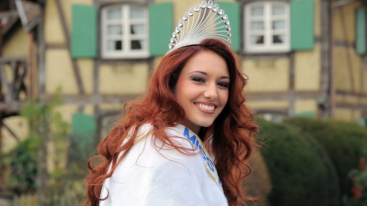 L'ex-Miss <i>France</i> Delphine Wespiser veut porter plainte pour diffusion de fausses informations...