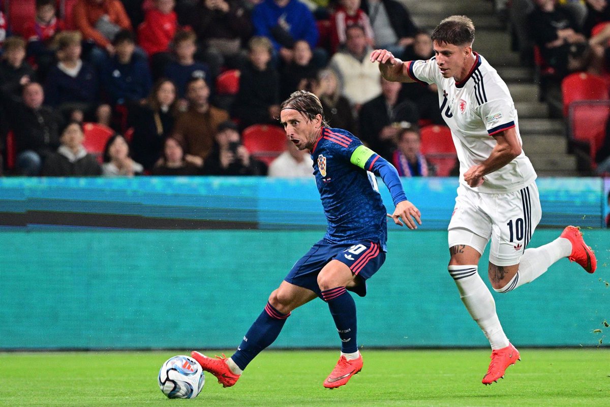 Luka Modric abre la <i>victoria</i> croata en Chequia y Suiza golea fuera...