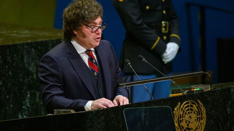 En la ONU, Milei habla de <i>Malvinas</i>. En la Argentina, los números de la economía lo ponen en...