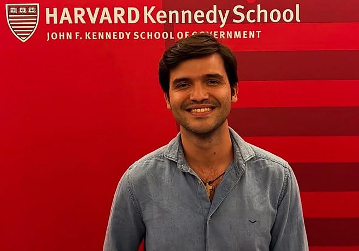 Daniel, uno de los estudiantes de <i>Harvard</i> que incomodó a Sánchez: «Quizá no se lo esperaba» | El...