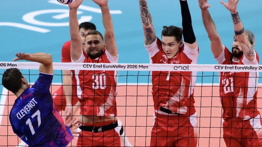 L'équipe de <i>France</i> s'incline logiquement en finale de l'Euro de volley face la Pologne tenante du...