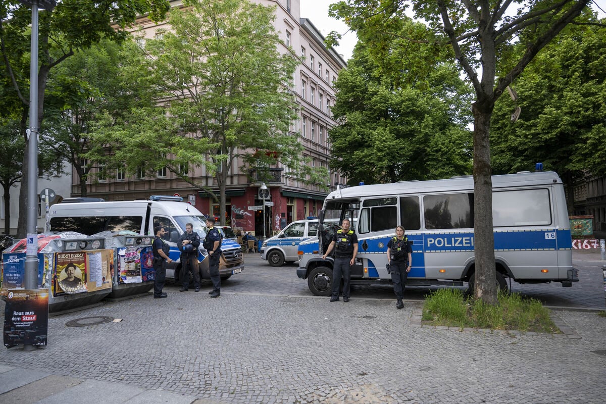 Messer-Raub im Görlitzer Park: <i>Frau</i> verletzt Mann im Gesicht