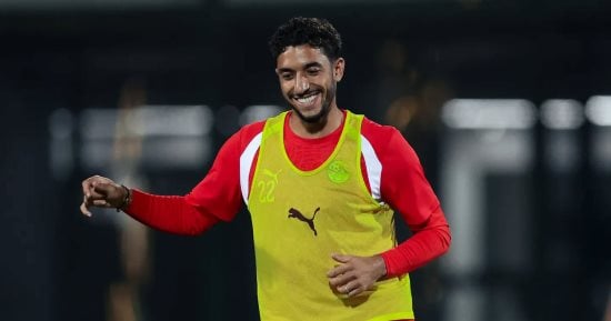 عمر مرموش فى طريقه للمباراة الـ57 فى مسيرته الدولية مع <i>منتخب</i> مصر - اليوم السابع