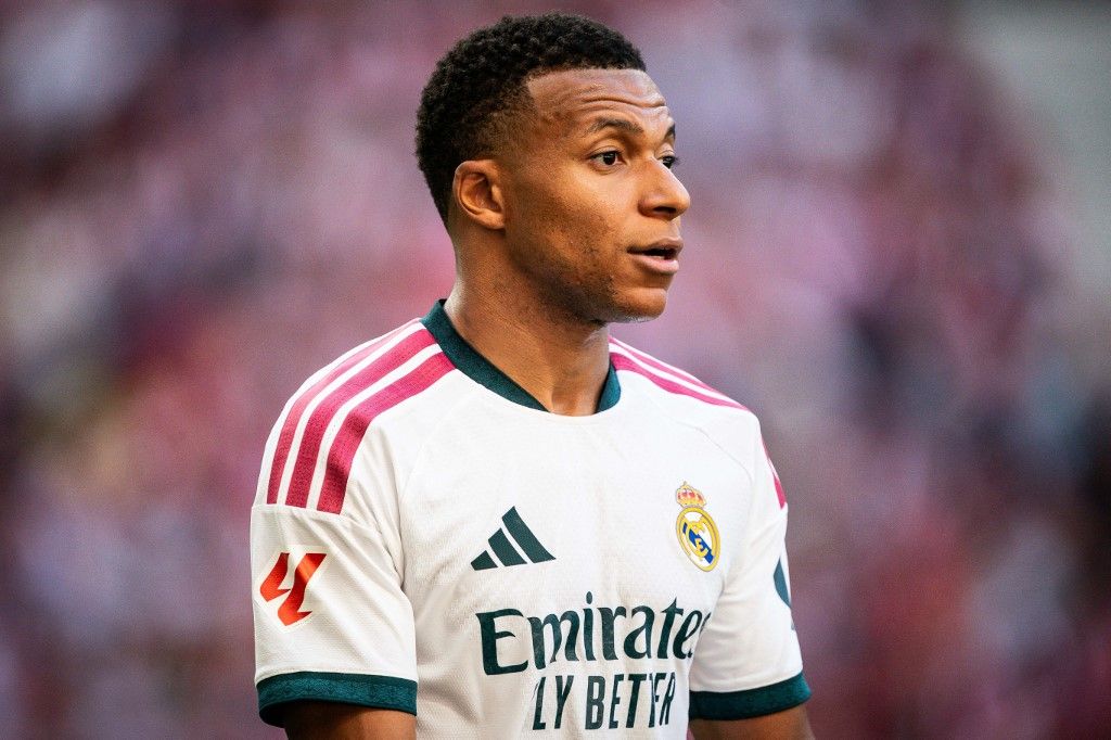 Football : Kylian <i>Mbappé</i> promet de «dédicacer» le prochain Ballon d'or aux Africains en cas de...