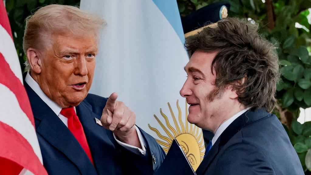 El <i>Gobierno</i> planea aplicar por decreto partes del acuerdo con EE.UU. y aprobar el tratado de...