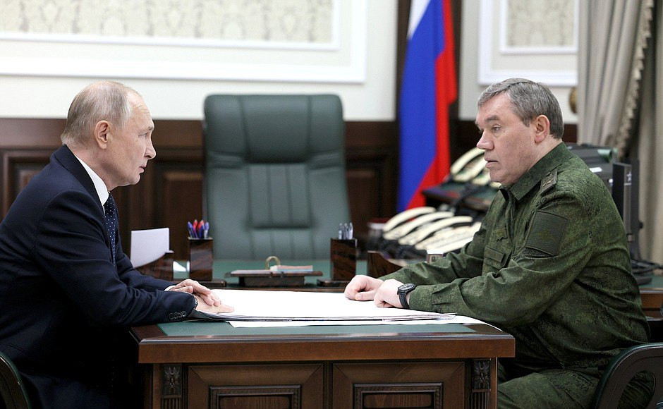 Путін за певних обставин <i>може</i> навіть перетнути кордони країн НАТО, - Міхта