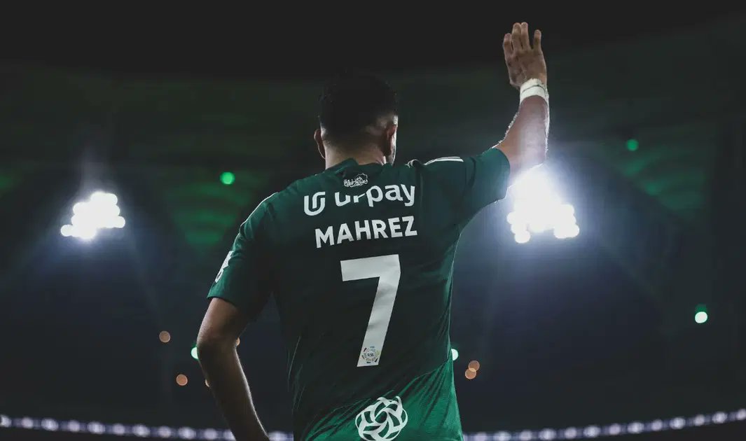 عودة <i>محرز</i> تثير الجدل.. أجهز من الجميع