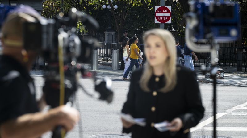 <i>White</i> House strips CNN of TV pool assignment as Trump’s press ban escalates | CNN Business