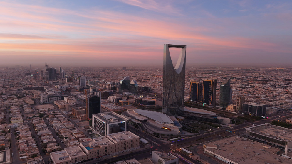 السعودية تحول الدراسة في مدارس <i>الرياض</i> إلى التعليم عن بعد لمدة أسبوع